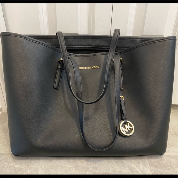 Jet Set Travel Medium Saffiano Leather Top-Zip Tote Michael Kors - Picture 1 of 8